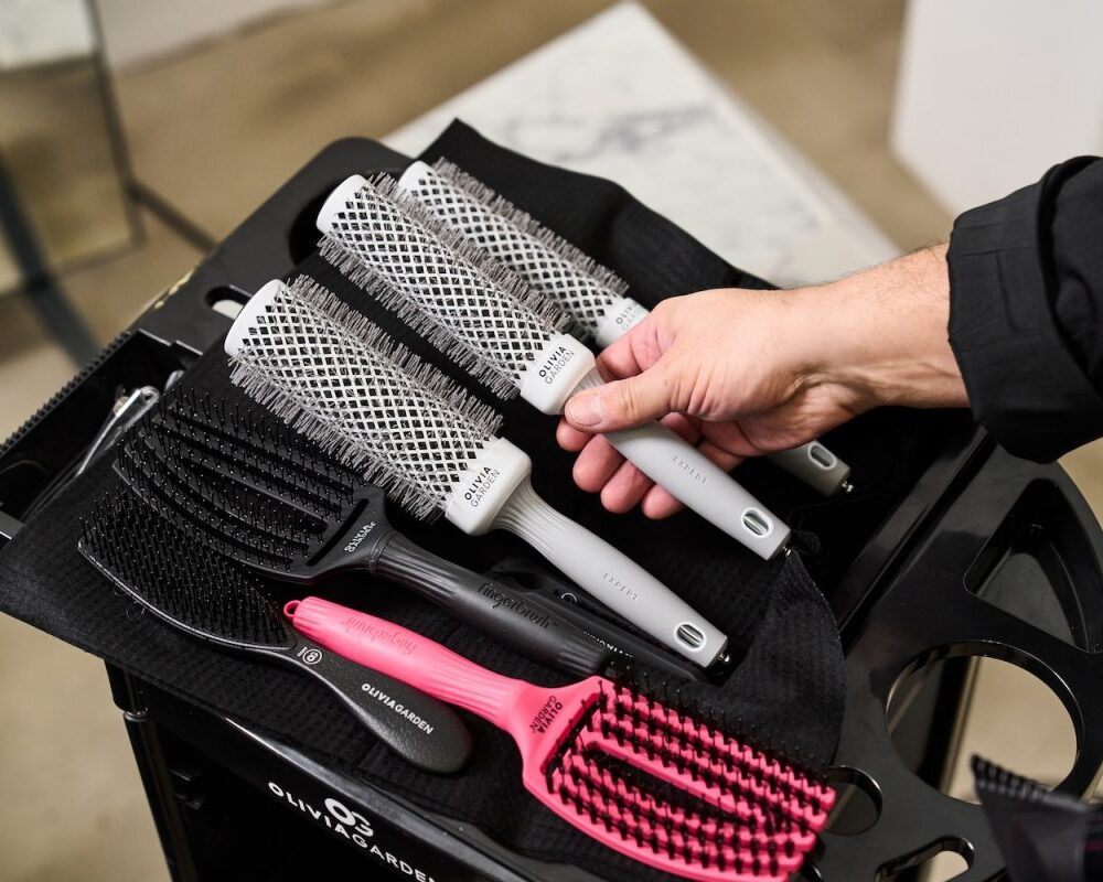Professional hairstylists understand that achieving exceptional results requires more than skill alone. The tools used during styling play a crucial role in creating smooth, healthy, and beautiful hair. This is one of the reasons why Olivia Garden brushes have become a trusted choice among professional stylists worldwide.